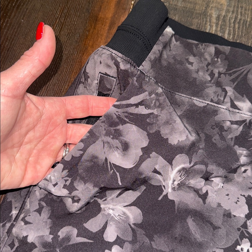 Athleta Black and Gray Brooklyn Short - Picture 3 of 7